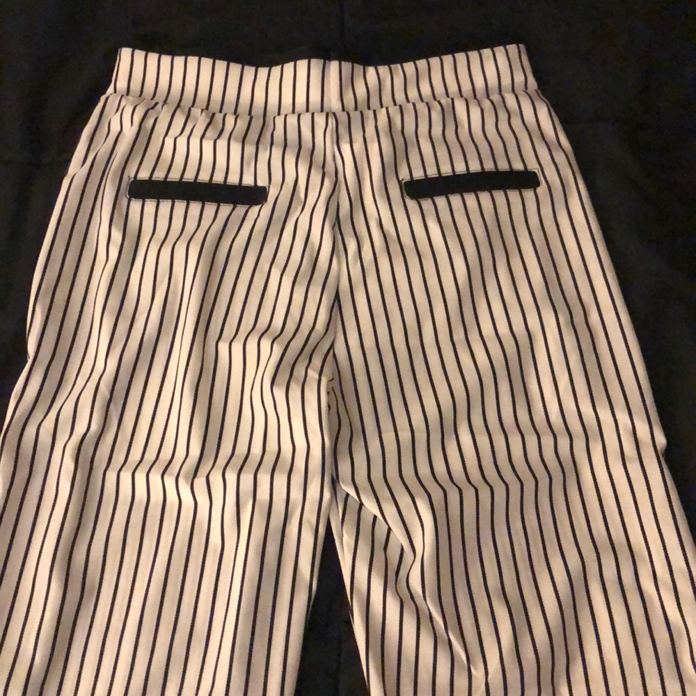 Comfy Bottoms - Picture 5 of 8
